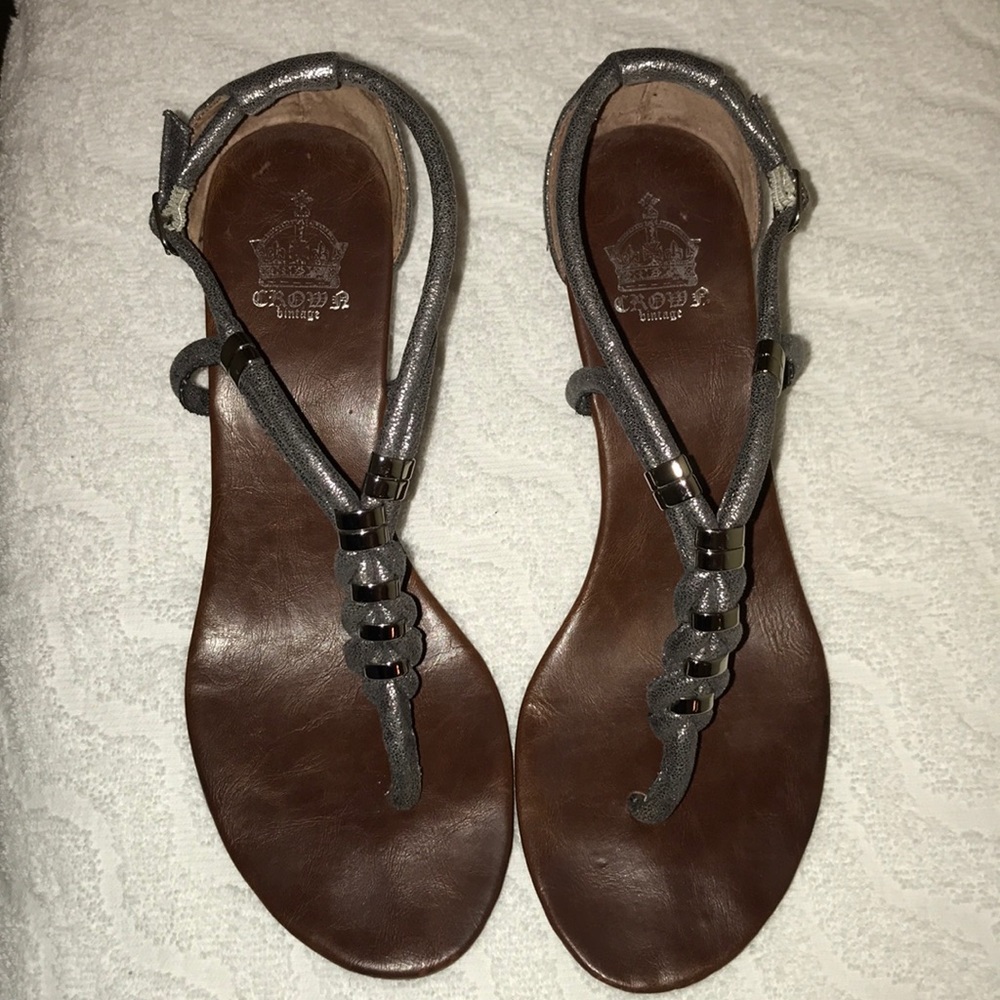Woman’s wedge sandal.
